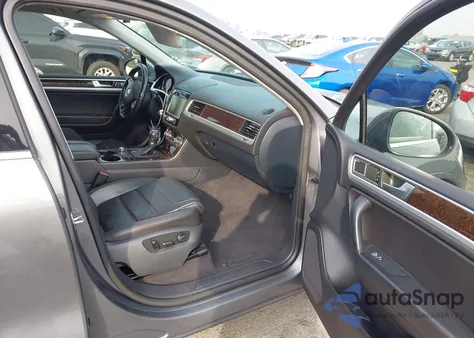 2013 Volkswagen Touareg Tdi Executive из США, поврежденный, VIN WVGEP9BP7DD010857